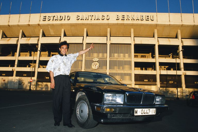 Through the Magpie Eye: Footballers and Cars