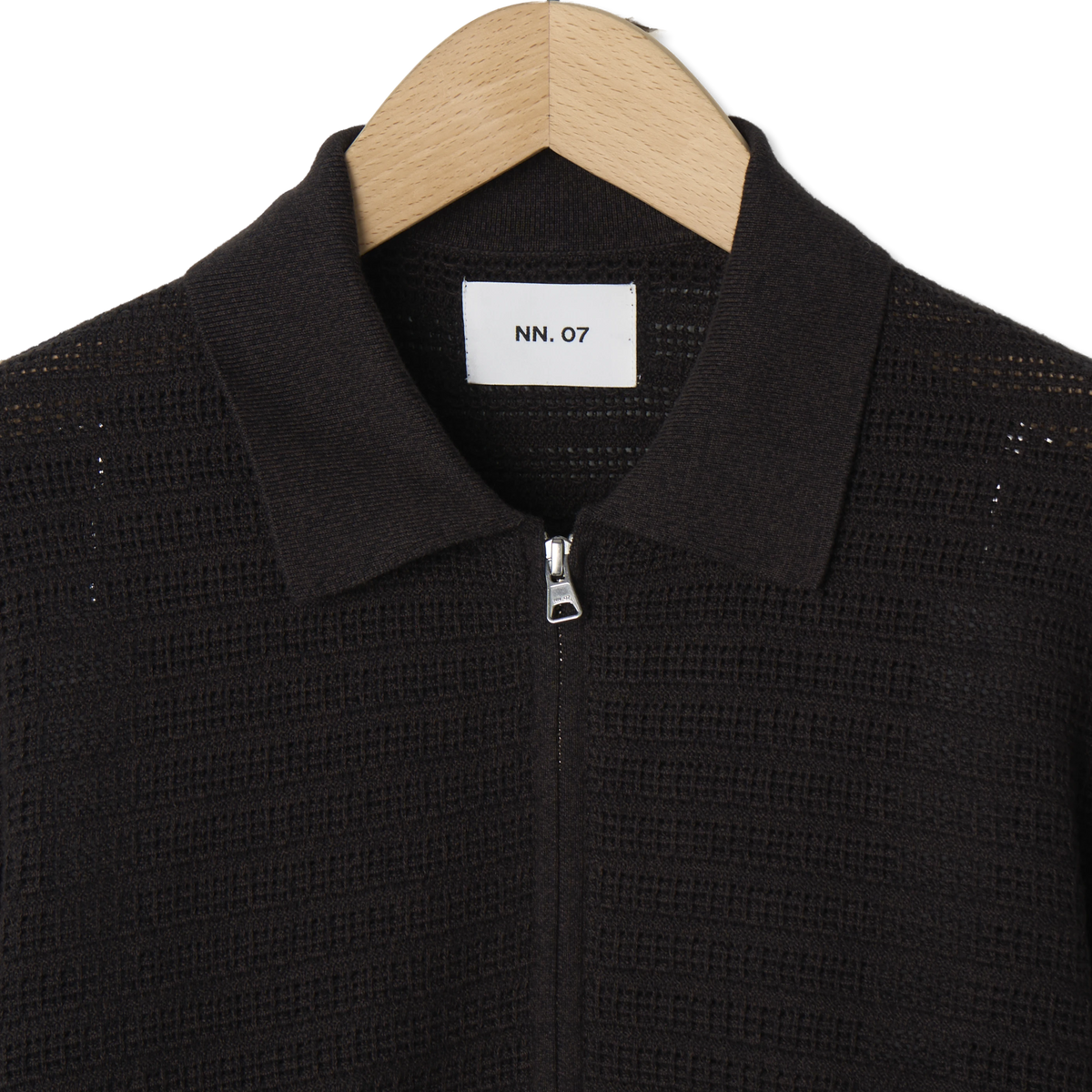 NN07 Gustav Sweater Deep Truffle - Detail
