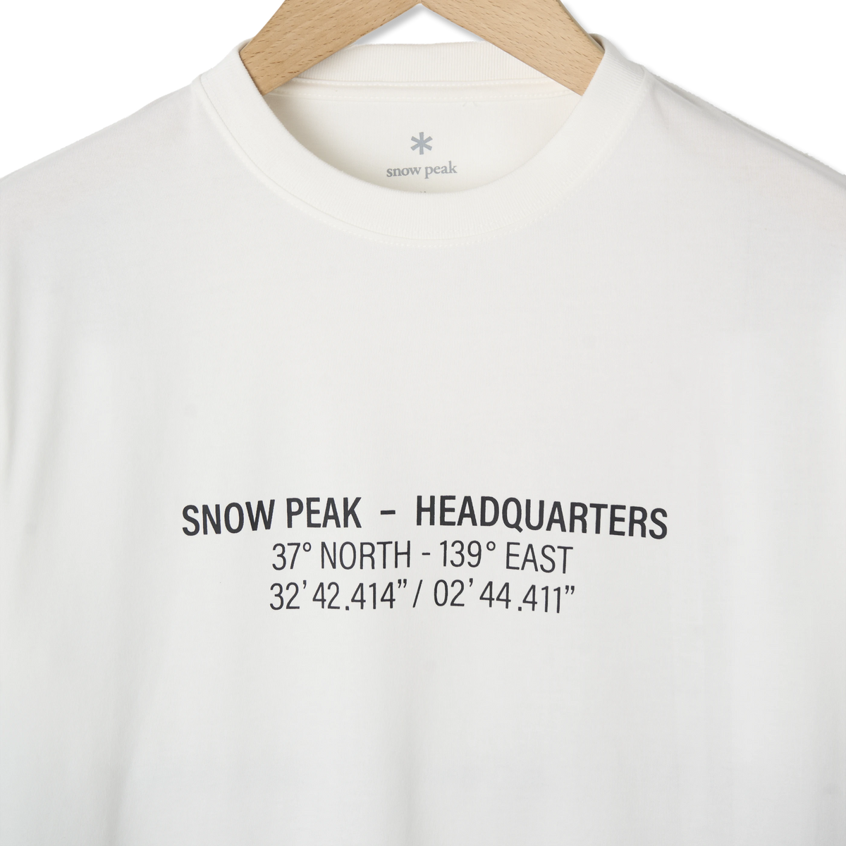 Snow Peak HQ Topographic Map T-Shirt Off White - Detail 1